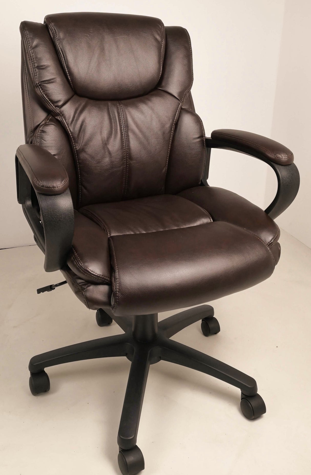 Soft Padded Low Back Executive Office Chair in Brown Leather - 2121C