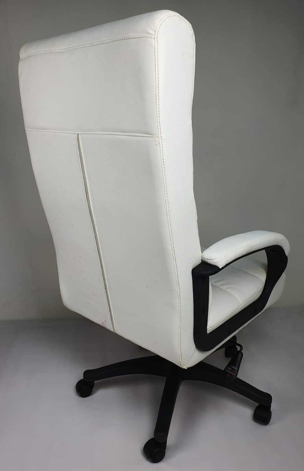Soft Padded Executive Office Chair in White - CHA-K35