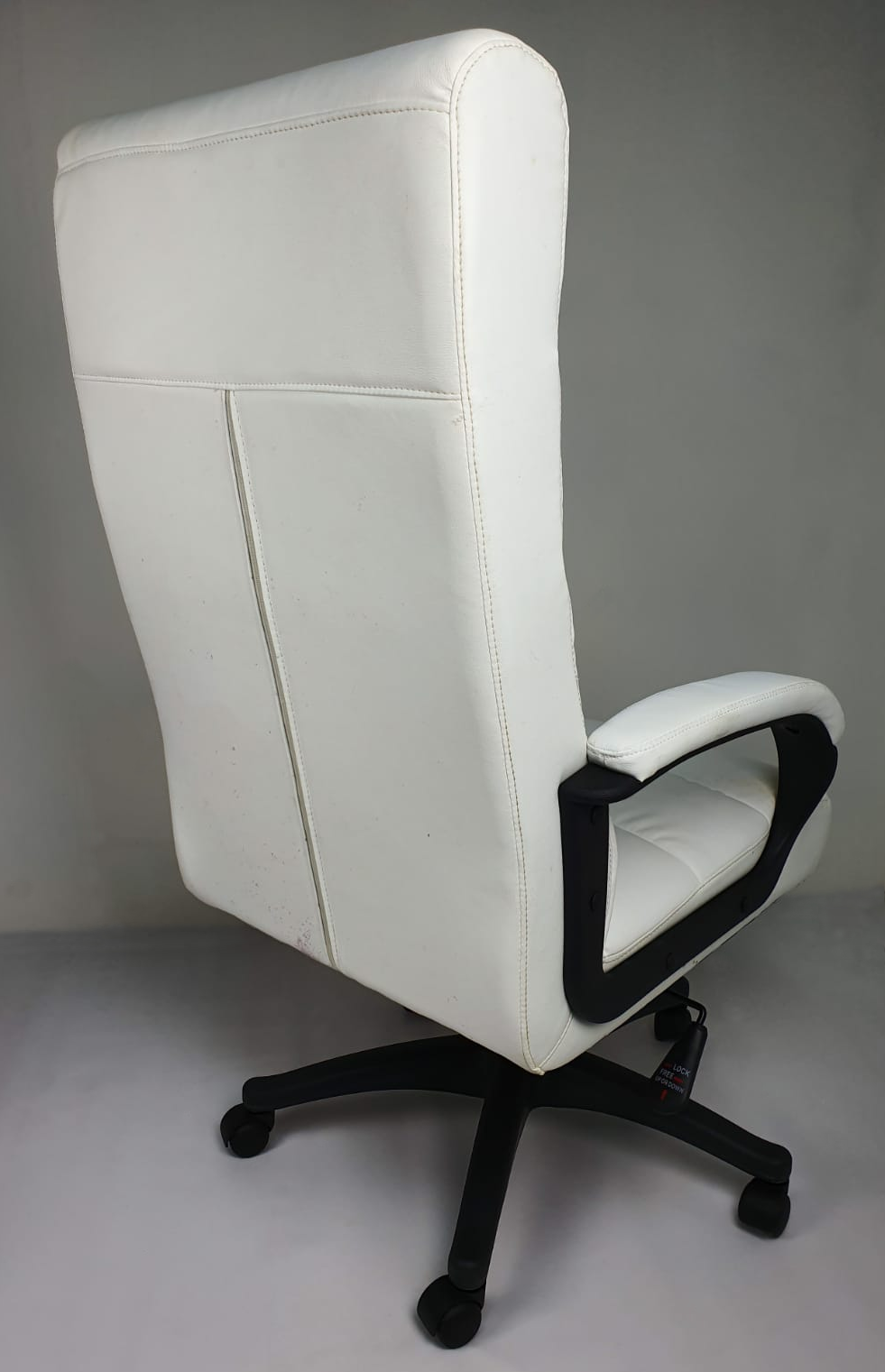 Soft Padded Executive Office Chair in White CHA K35 Order